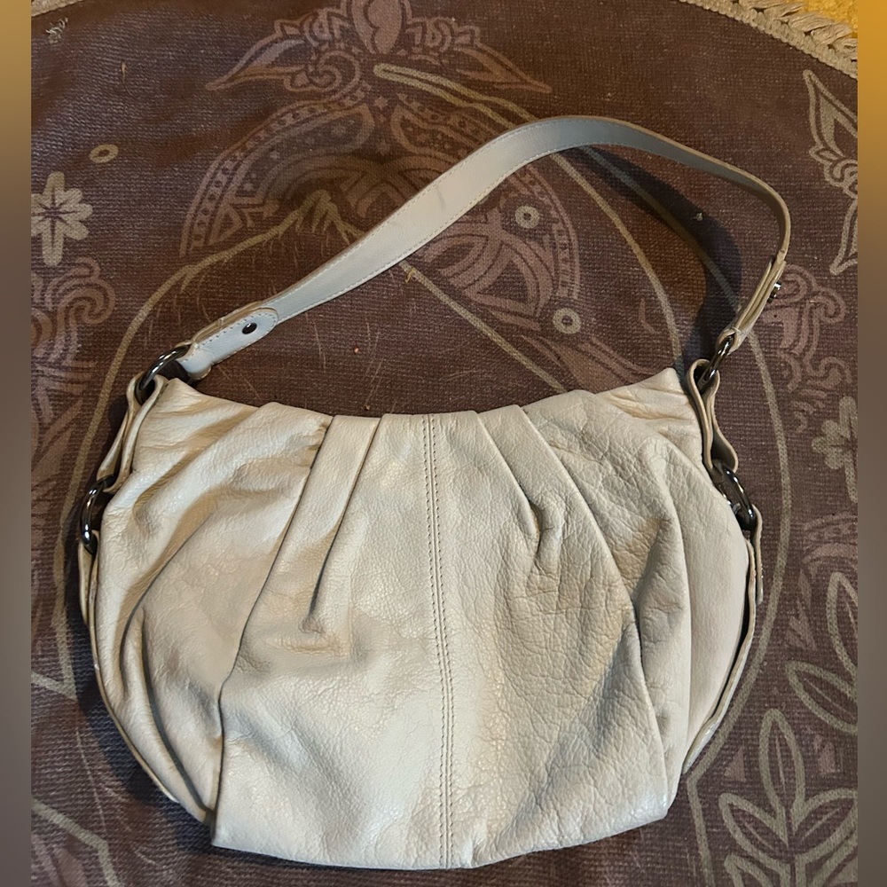 Simply Vera Wang handbag purse Cream Shoulder Bag patent leather